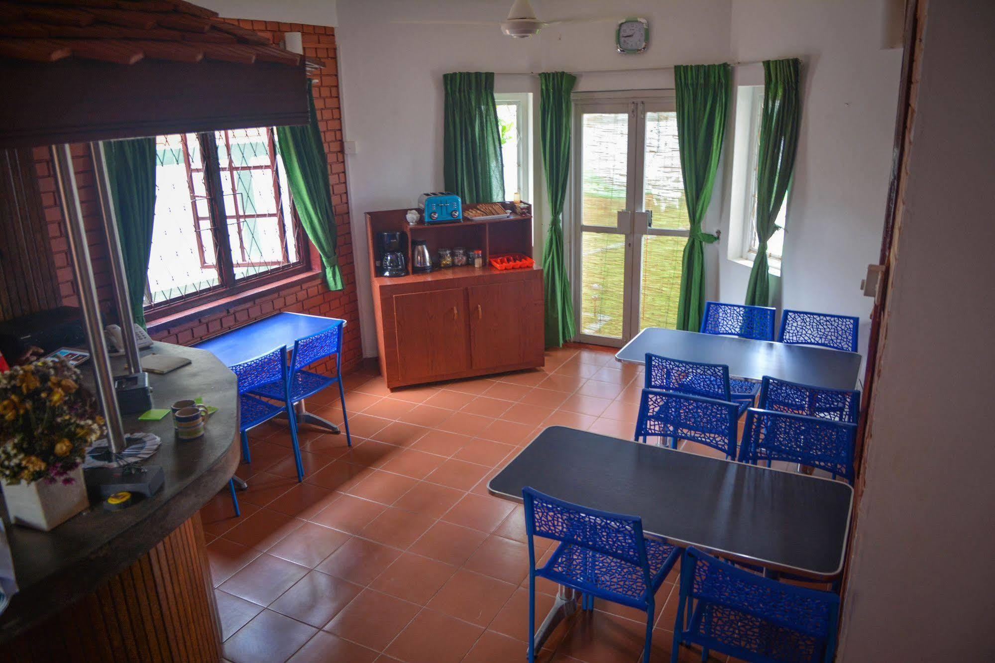 Explore Hostels Negombo Kochchikade 外观 照片
