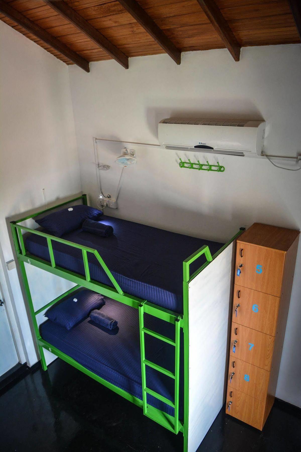 Explore Hostels Negombo Kochchikade 外观 照片
