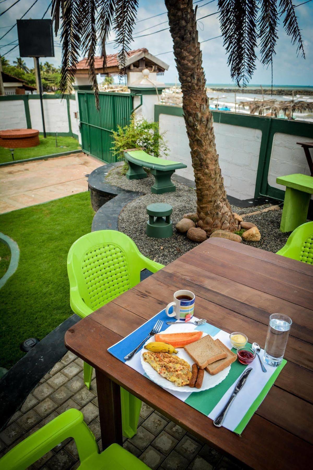 Explore Hostels Negombo Kochchikade 外观 照片