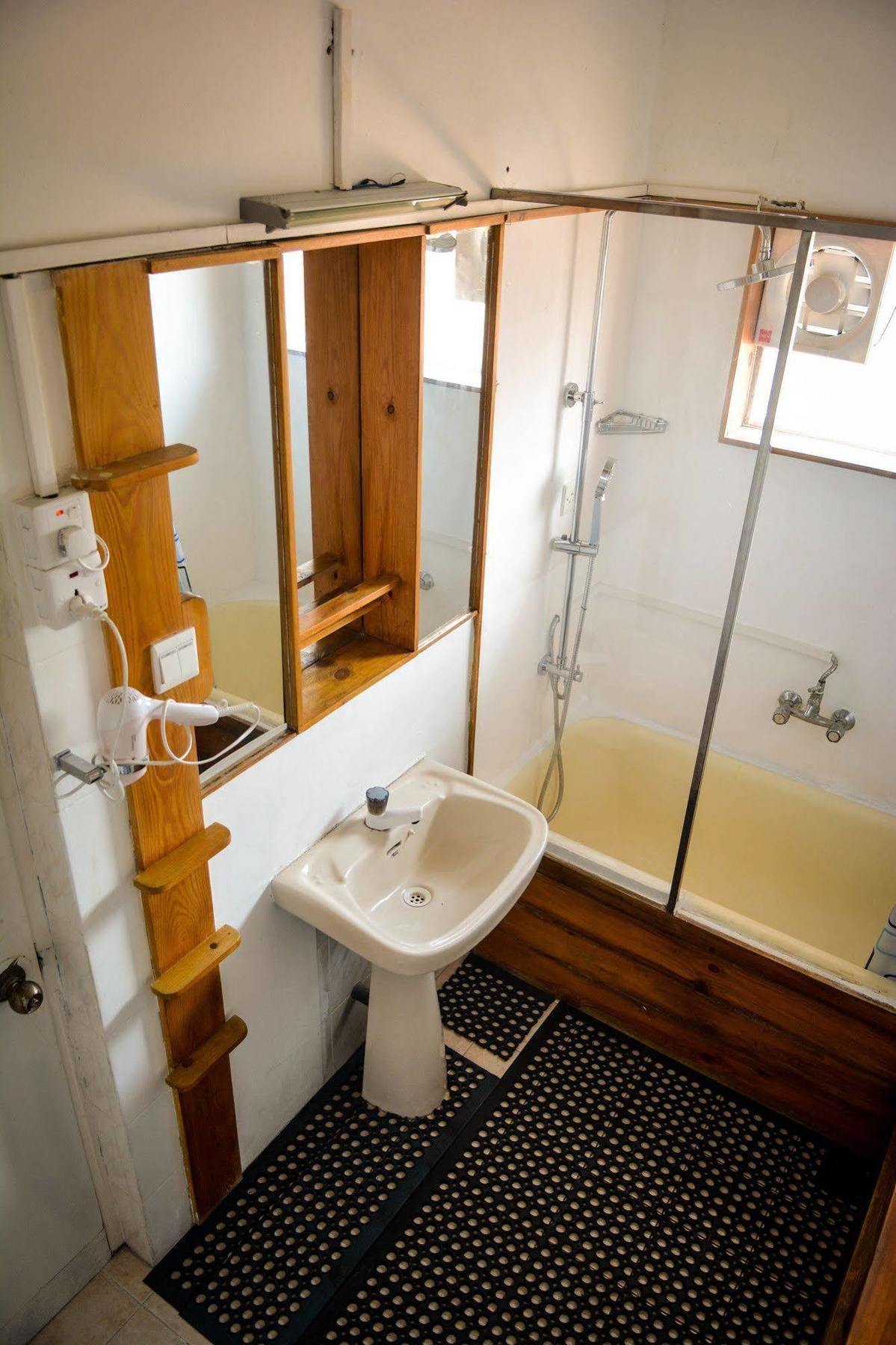 Explore Hostels Negombo Kochchikade 外观 照片